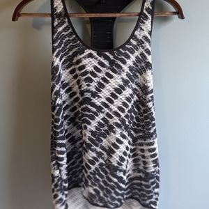 Saucony light material work out/yoga shirt